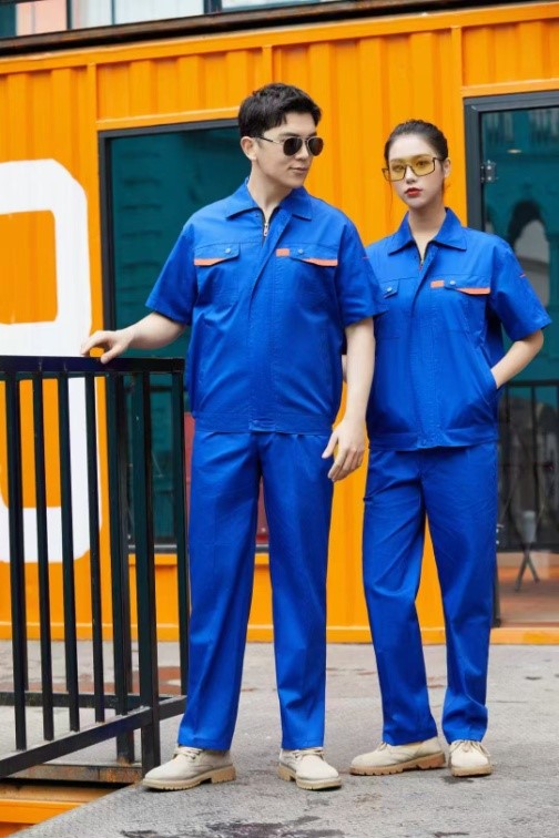 长沙炭河服饰有限公司,长沙西服定制公司,工作服定制,冲锋衣定制,T恤定制