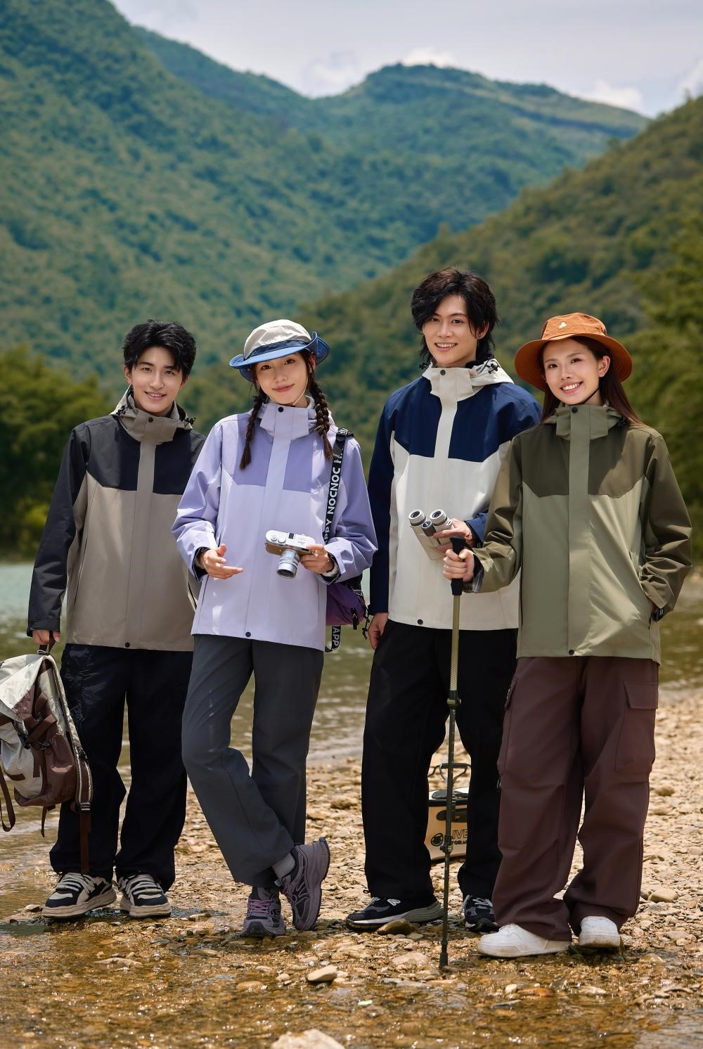 长沙炭河服饰有限公司,长沙西服定制公司,工作服定制,冲锋衣定制,T恤定制